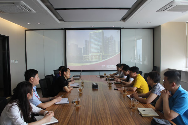 建設(shè)銀行威海市分行行長梅寧一行參觀考察聯(lián)橋集團