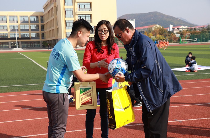 聯橋星期六足球隊與韓國群山足球聯隊上演跨國友誼賽(圖5) 聯橋星期六足球隊與韓國群山足球聯隊上演跨國友誼賽(圖5)