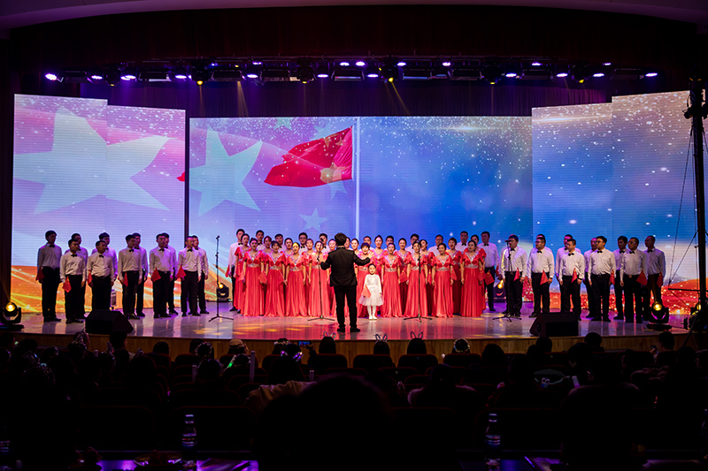 歡欣鼓舞迎新春,滿懷豪情攀高峰 | 聯橋集團2020迎新春聯歡晚會激情開演(圖1)