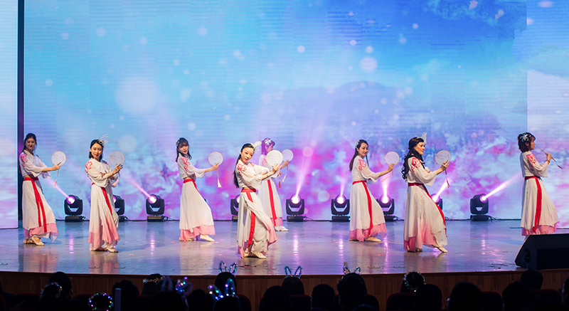 歡欣鼓舞迎新春,滿懷豪情攀高峰 | 聯橋集團2020迎新春聯歡晚會激情開演(圖19)