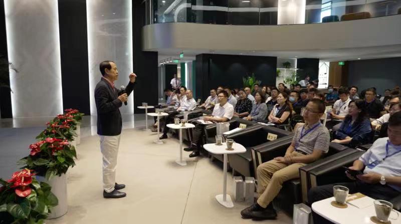 聯橋集團黨委書記、董事長慕镕鍵在威海市“青藍接力”名家論壇開講(圖2) 聯橋集團黨委書記、董事長慕镕鍵在威海市“青藍接力”名家論壇開講(圖2)